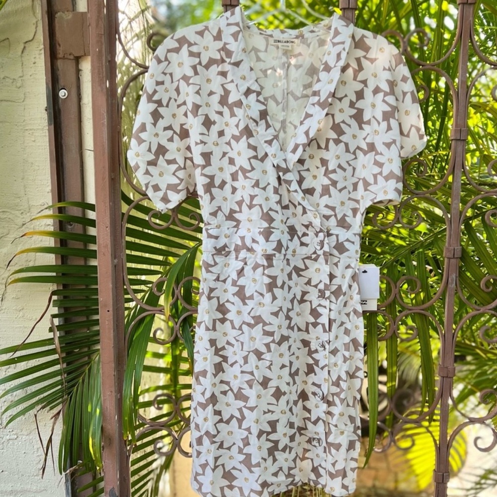 🌺🌺 BILLABONG 🌺🌺 Wander Beyond Mini Dress RARE FIND - Picture 14 of 16